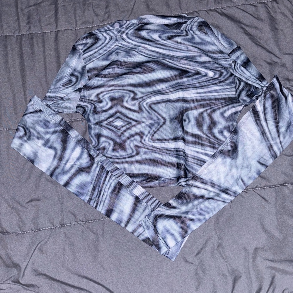 Small Blue Mesh Top - Picture 4 of 4